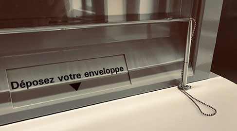 Meuble dépôt express de chèques