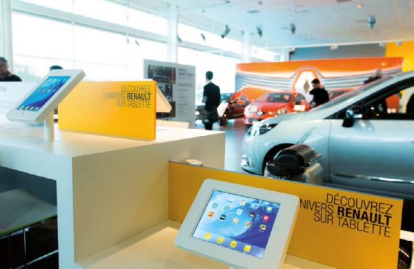 Mobilier commercial Renault