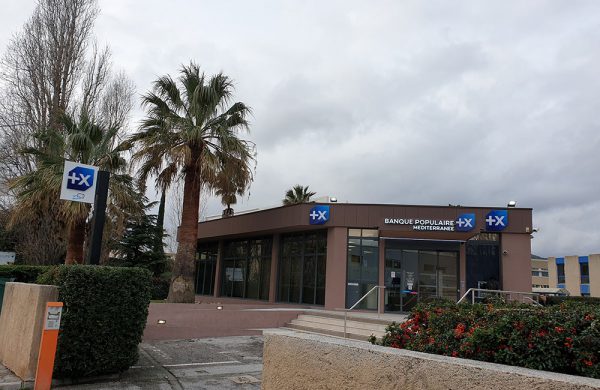 Enseignes exterieures Banque Populaire