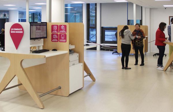 Meubles accueil zone libre-service CAF
