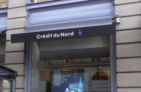 Porte affiches lumineux Credit du Nord