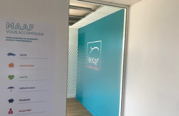 logo adhesif mural