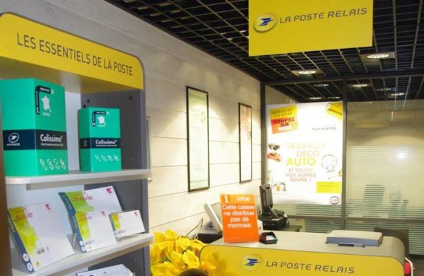 signalétique et gondole de présentation relais postaux