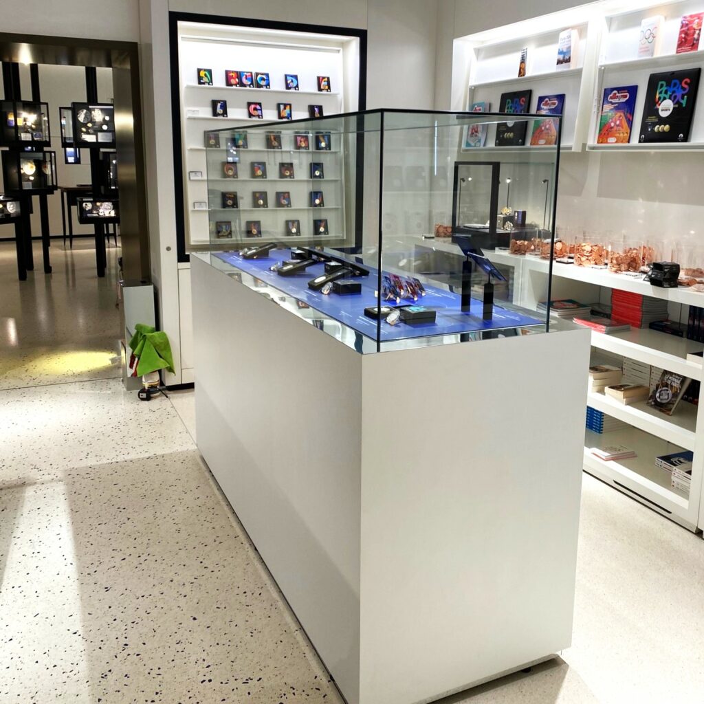 La vitrine de la Monnaie de Paris réalisée par Ateliers de Chevreuse.